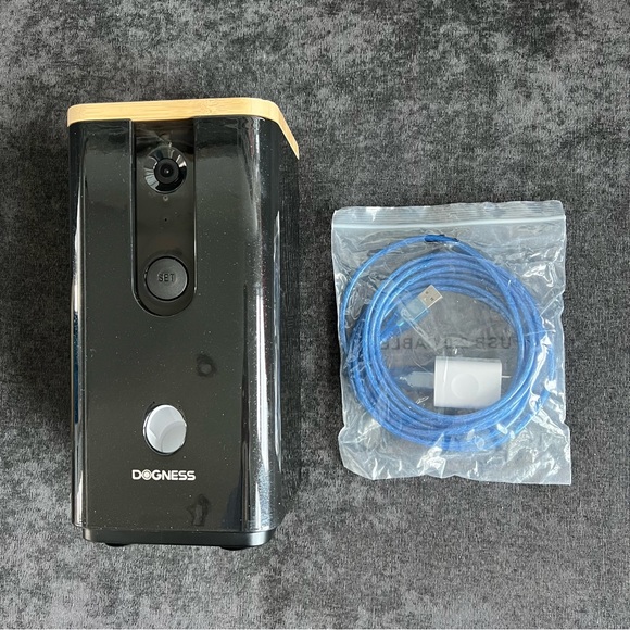 NIB Sparkly Black DOGNESS Smart Cam Treater - Picture 2 of 15